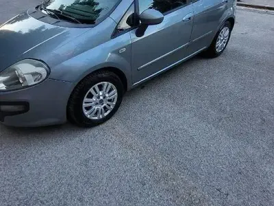 Usata Fiat Punto 75 CV (55 kW) 2011 Grigio Utilitaria