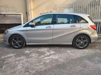 Usata Mercedes B180 109 CV (80 kW) 2014 Utilitaria