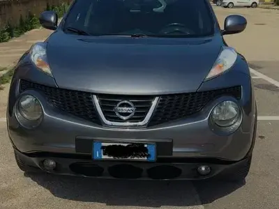 Usata Nissan Juke 110 CV (80 kW) 2012 Grigio SUV