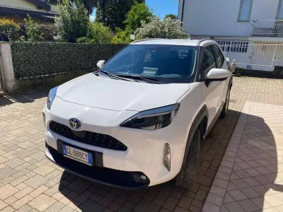 Usata Toyota Yaris Cross Active 92 CV (67 kW) 2022 Bianco SUV