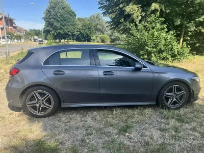 Usata Mercedes A180 Premium 116 CV (85 kW) 2019 Grigio Berlina