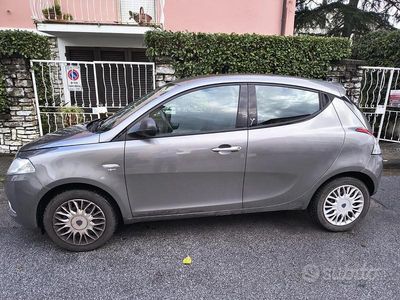 Usata Lancia Ypsilon 2017 Grigio Utilitaria