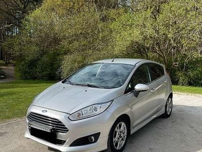 Usata Ford Fiesta 101 CV (74 kW) 2014 Argento Utilitaria