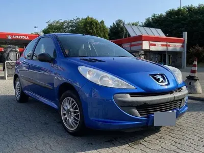 Usata Peugeot 206 60 CV (44 kW) 2010 Bluazzurro Berlina