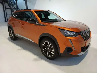 Usata Peugeot 2008 Allure 110 CV (80 kW) 2022 Arancione SUV