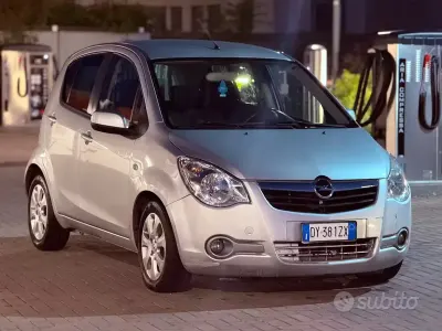 Usata Opel Agila 86 CV (63 kW) 2009 Grigio Utilitaria
