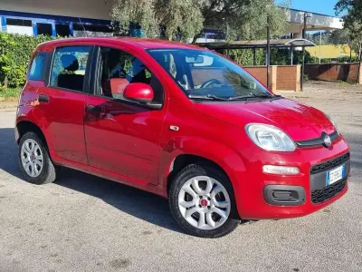 Usata Fiat Panda Easy 85 CV (62 kW) 2015 Rosso Utilitaria