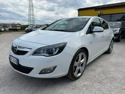 Usata Opel Astra OPC 110 CV (80 kW) 2010 Bianco Berlina