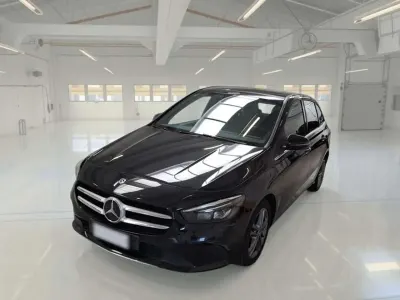Usata Mercedes B180 Business 116 CV (85 kW) 2019 Nero Utilitaria