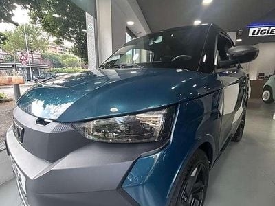 Nuova Ligier JS50 2025 Blu odissea tetto nero Utilitaria