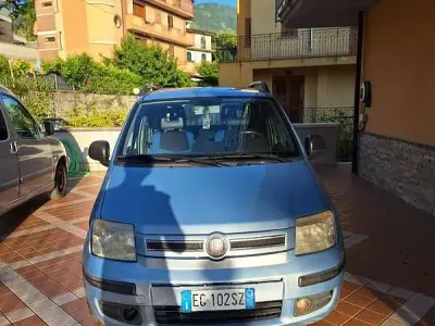 Usata Fiat Panda Emotion 69 CV (50 kW) 2011 Blu/azzurro Utilitaria