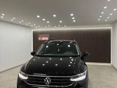 Usata VW Tiguan Life 150 CV (110 kW) 2021 Nero SUV