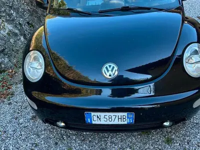 Usata VW New Beetle 101 CV (74 kW) 2004 Nero Utilitaria