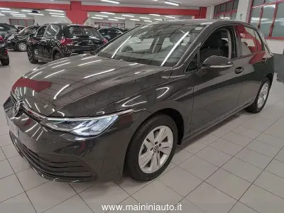 Usata VW Golf VIII Life 110 CV (80 kW) 2022 Grigio Berlina