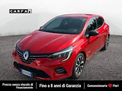 Usata Renault Clio V Techno 101 CV (74 kW) 2023 Rosso Utilitaria