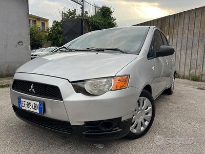 Usata Mitsubishi Colt 75 CV (55 kW) 2011 Grigio Utilitaria