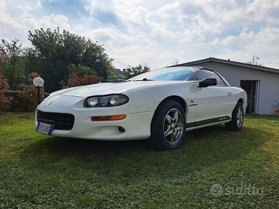 Usata Chevrolet Camaro 193 CV (141 kW) 2000 Bianco Coupé