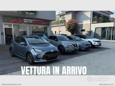 Nuova Toyota Yaris Hybrid Premium 92 CV (67 kW) 2026 Berlina