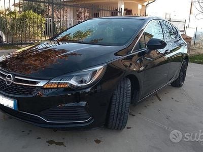 Usata Opel Astra 160 CV (117 kW) 2017 Nero Utilitaria