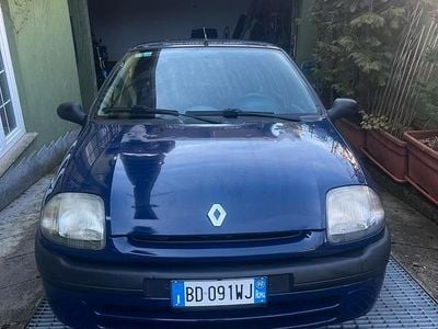 Usata Renault Clio II 75 CV (55 kW) 1999 Blu Berlina