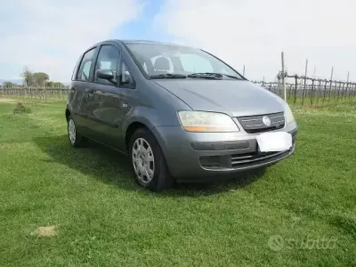 Usata Fiat Idea Dynamic 95 CV (69 kW) 2005 Blu Monovolume