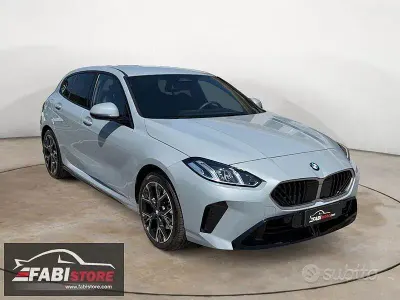 Usata BMW 120 Sport Line 170 CV (125 kW) 2025 Grigio Utilitaria