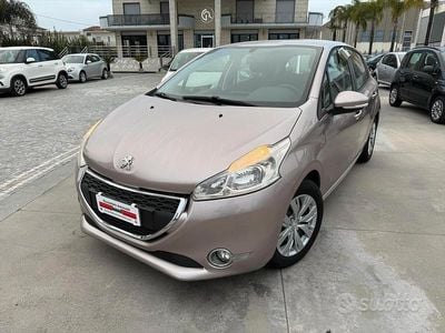 Usata Peugeot 208 Active 68 CV (50 kW) 2013 Grigio Utilitaria