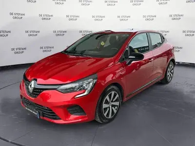 Begagnad Renault Clio V Equilibre 101 HK (74 kW) 2023 Röd Halvkombi