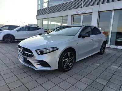 Begagnad Mercedes A250 AMG Line Premium 160 HK (117 kW) 2020 Silver Halvkombi