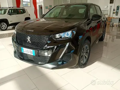 Usata Peugeot 2008 Active 110 CV (80 kW) 2022 Nero SUV