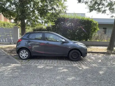 Usata Mazda 2 72 CV (52 kW) 2010 Utilitaria