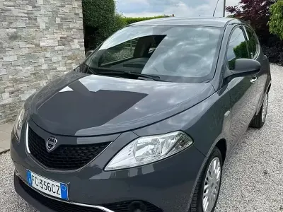 Używany Lancia Ypsilon 69 KM (50 kW) 2015 Hatchback