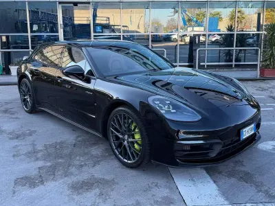 Usata Porsche Panamera 4 Sport Turismo 330 CV (242 kW) 2021 Nero Utilitaria