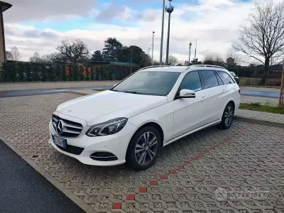 Usado Mercedes E250 204 CV (150 kW) 2015 Blanco Familiar