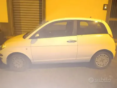 Usata Lancia Ypsilon 60 CV (44 kW) 2004 Utilitaria