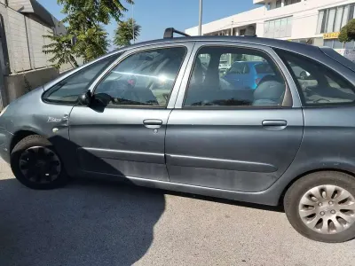 Usata Citroën Xsara Picasso 95 CV (69 kW) 2005 Grigio Monovolume