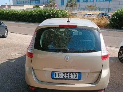 Usata Renault Scénic III 110 CV (80 kW) 2011 Monovolume