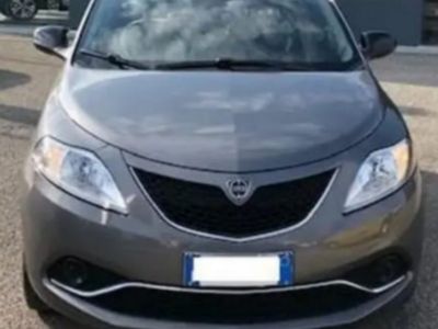 usata Lancia Ypsilon 1.2 Gold ecochic Gpl 69cv