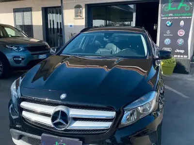 Begagnad Mercedes GLA180 Premium 109 HK (80 kW) 2017 Svart SUV