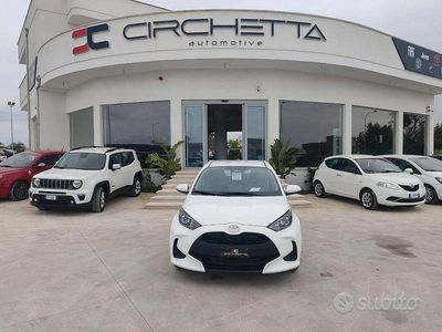 Nuova Toyota Yaris Hybrid Active 92 CV (67 kW) 2025 Bianco Berlina