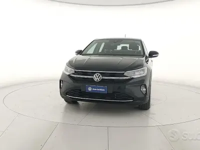 Käytetty VW Taigo Life 116 HP (85 kW) 2024 Musta Katumaasturi
