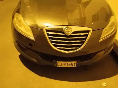Usata Lancia Delta 120 CV (88 kW) 2011 Grigio Utilitaria