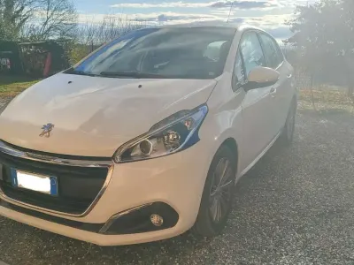 Usata Peugeot 208 Active 75 CV (55 kW) 2017 Utilitaria