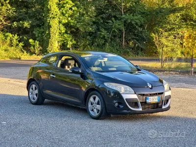 Usata Renault Mégane Coupé Luxe 110 CV (80 kW) 2010 Nero Coupé