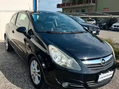 Usata Opel Corsa Sport 80 CV (58 kW) 2008 Nero Utilitaria