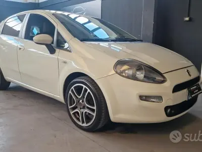 Usata Fiat Punto Easy 75 CV (55 kW) 2012 Bianco Utilitaria