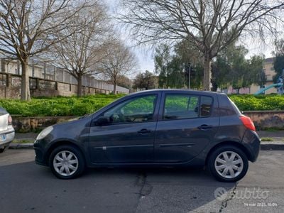 Usata Renault Clio II 58 CV (42 kW) 2008 Grigio Berlina
