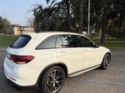Usata Mercedes GLC220 AMG 194 CV (142 kW) 2022 Bianco SUV