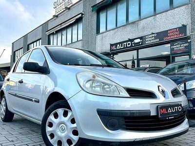 Brugt Renault Clio II Dynamique 75 HK (55 kW) 2008 Grå Sedan