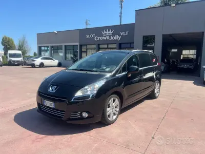 Usata Peugeot 5008 Allure 112 CV (82 kW) 2012 Nero Monovolume